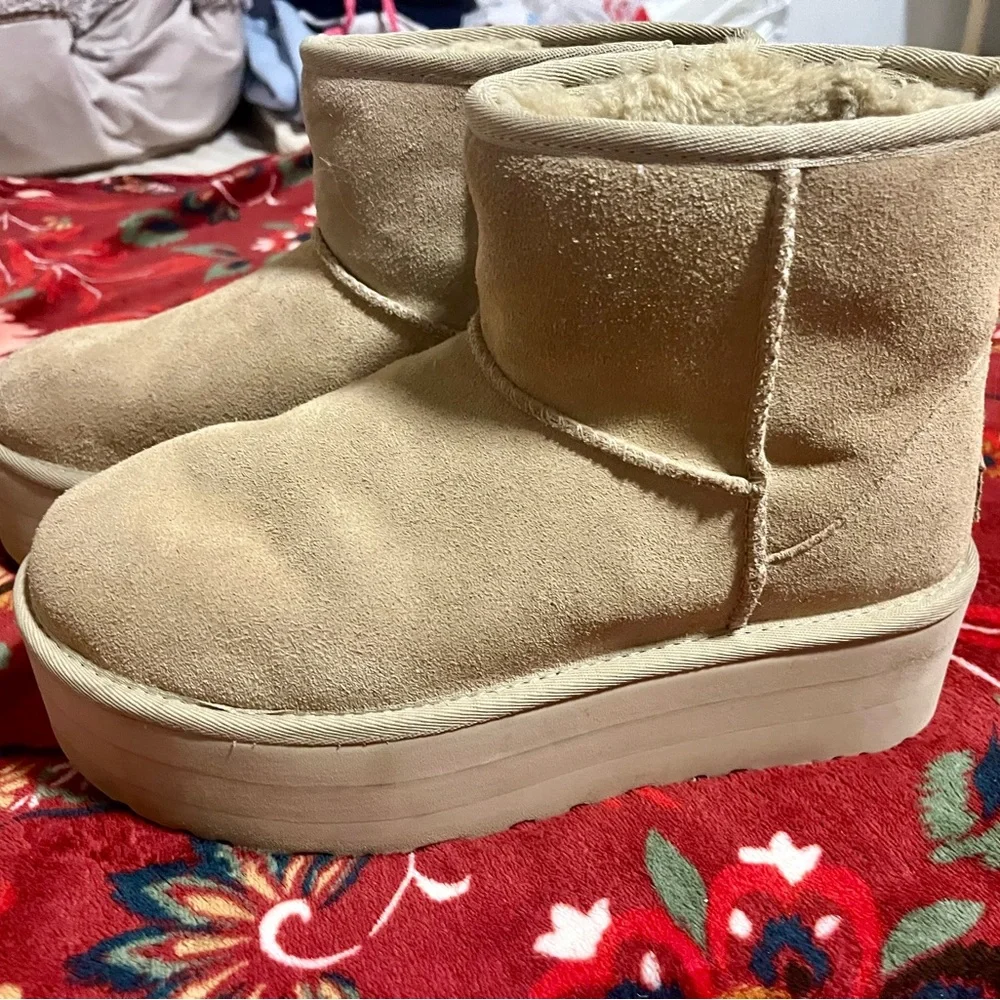 ugg platforms color sand !
Worn once! - Picture 3 of 6